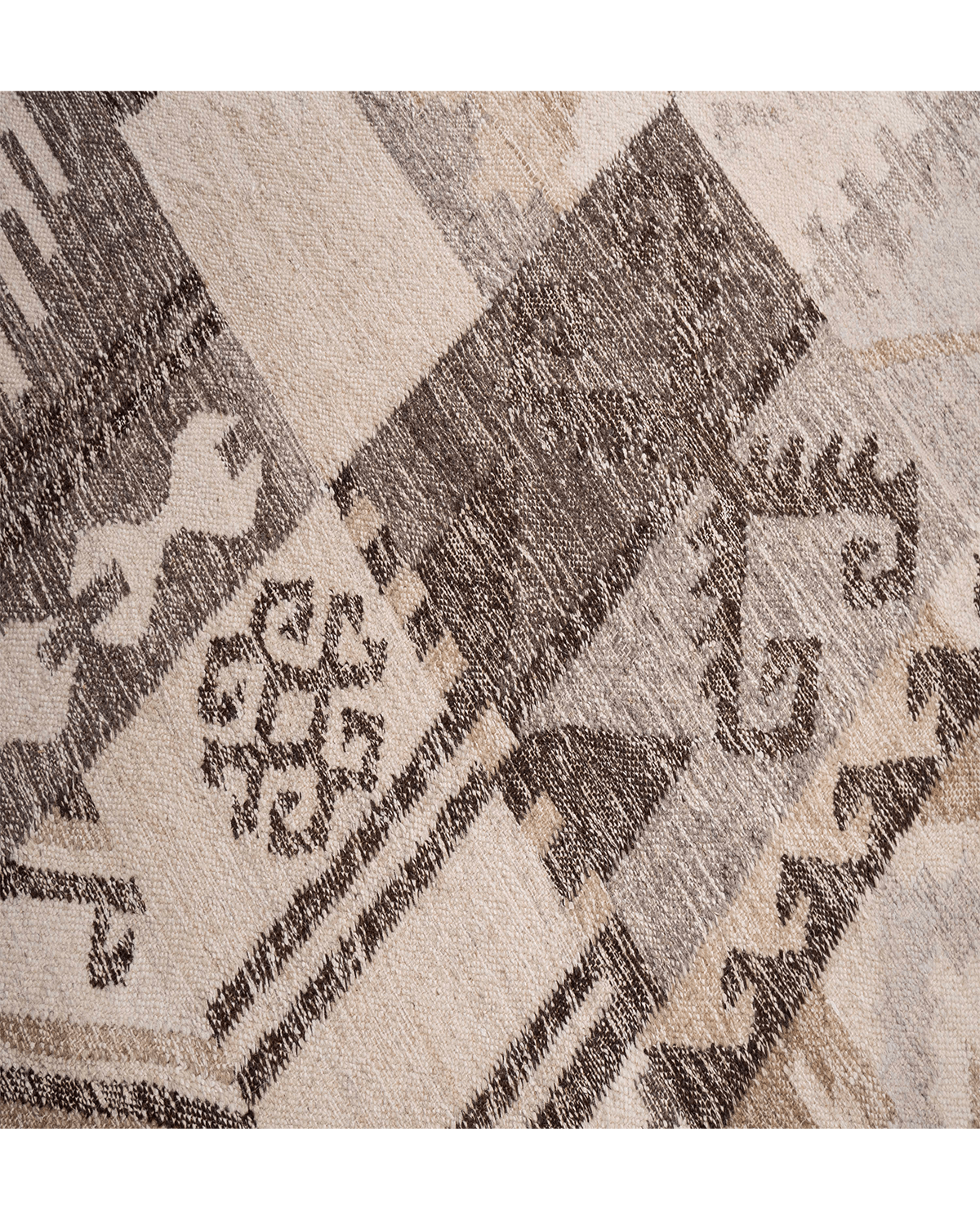Traditional Hand-crafted Rug (FR-KM-140-22)