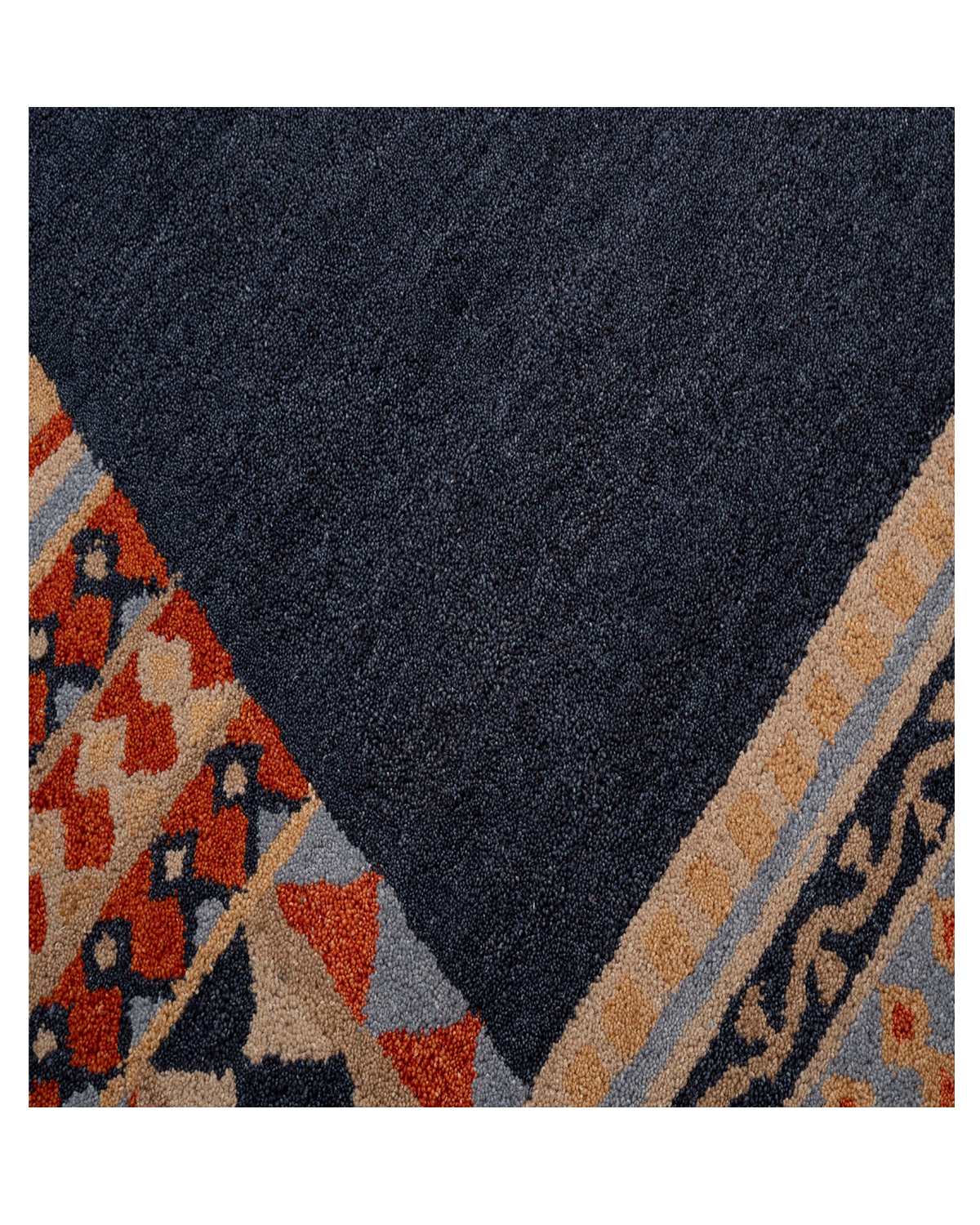 Traditional Hand-tufted Rug (FR-TF-102/22)